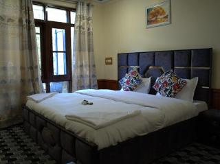 The Velvet Nest - Hodal - 7