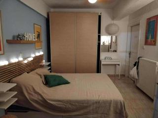 Artsy Family Nest - 1BR Apartment with Balcony in Central Nea Kallikrateia - Nea Kallikratia - 4