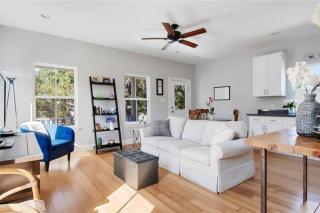 Nola Bungalow Pet-friendly Central Stay - 2