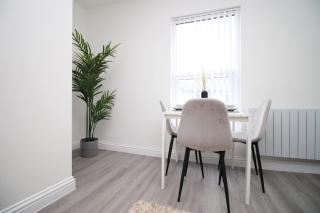Caxton House Newport by The One Retreats - Newport - 0