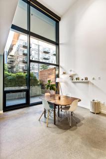 Open Loft in Redmond Core - 92 Walkscore! - 9