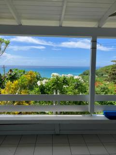 Paradise View at Halcyon Heights l Stunning Ocean View 1BR l 10 minute walk to the Beach - 0