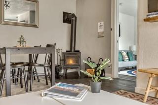 Riverbend Retreat 3 - Riverfront, Hot Tub, BBQ Pet Friendly - Rhododendron - 6
