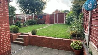4 bedroom Maidstone House -2 Parking spaces sleeps 6 - 2