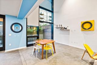 Posh Lofty Pad in Central Redmond - 92 Walkscore! - Redmond - 9