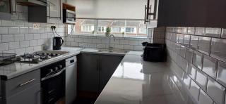 Super Central Location-Station-Airport-Parking - Luton - 6