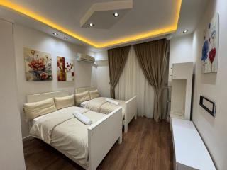 481. Spacious 3BR 3BA Home with Private Backyard - 5