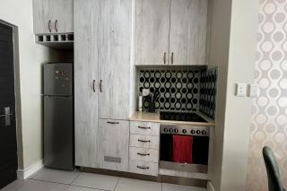 Sandton 2 cosy bedroom apartment - 1