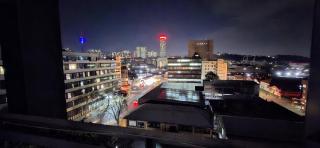 The Jozi Consulate - A Hallmark House Apartment - 7