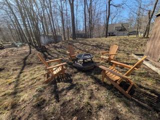 New The Hill Escape, HotTub, Deck, Fire Pit! - 3