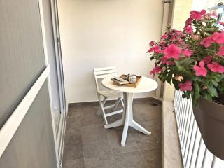 Cherry Blossom Apt Courtyard-5min Walk to Centre - 4