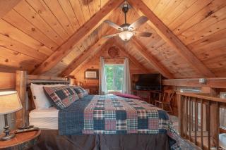 Hideaway Tiny Cabin, Hot Tub, View, Firepit - 3