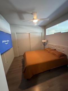 Luxury 2BR w balcony - DTLA!! - 1