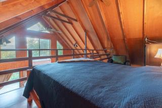 Ridgeview Cabin Views Hot Tub Fireplace BBQ Pets - 4