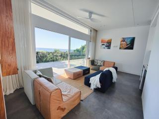 The Pool House - 1