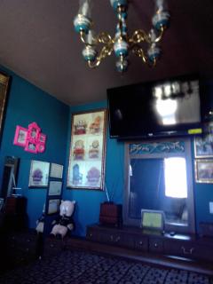 Big YELLOW HOUSE On The Hill - 8