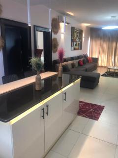 MapleCrestHome - Ajibade - 2