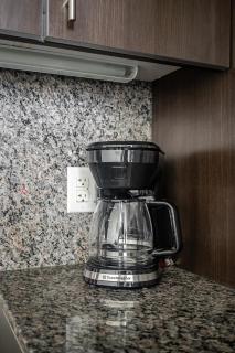 1 Bedroom Apartment with Balcony and Skyline View in North York - 1