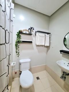 Aesthetic 1BR Condo Unit in QC - 2