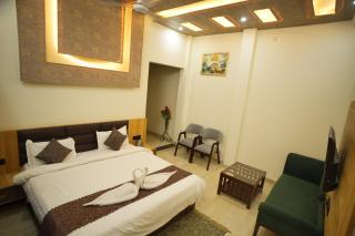 JB SQUARE RESORT - Ayodhya - 5
