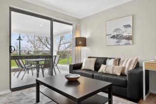 Modern 2BR Apartment in the Heart of Rockingham Close to Beach Shops & Naval Base - Rockingham - 6
