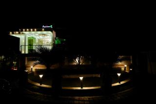 JB SQUARE RESORT - Ayodhya - 9