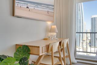 Chic Mantra Studio Stunning Views, Walk to Beach - Gold Coast - 1
