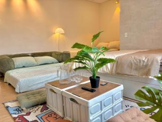 Willen Home Bui Vien - Group Studio In Central Saigon - Netflix & Kitchen - 7
