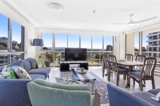 2 Bedroom Ocean View in Burleigh Beach Tower - 2