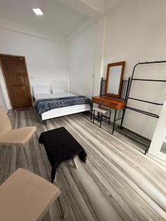 Shiny Cot Full Bungalow - Nuwara Eliya - 2