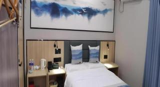Green Tree Inn Express Jiangsu Taizhou Xinghua RT-Mart - 2