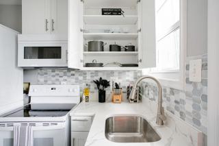 Luxury 3-BR & Free Parking - 6-minutes to Monuments - Arlington - 7