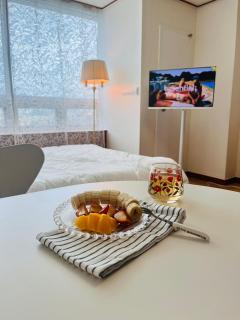 i강남 신사 역에서 3분 가로수길 조용한 안심귀가 #Gangnam Sinsa #Garosugil Front #Premium Stay #City View - 4