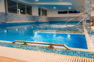 High-end Studio with Panoramic View, Parking &Pool - 3