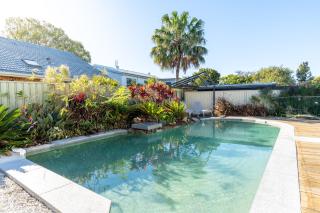 Diamond Head Manor - Pool, Water Views, Central - Budgewoi - 2