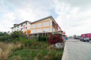 OYO 440 Season 5 Residence - Si Racha - 5