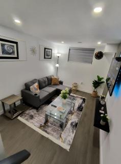 ArbyManie's Place Newly Built Basement Apartment - 6