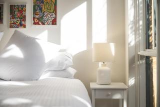 Seaside 1-Bed Stay Near Cafés & Attractions - 1