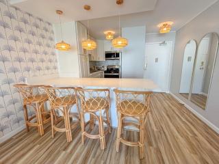 Modern Beachy Kuhio at Waikiki 2-Bedroom condo - 8
