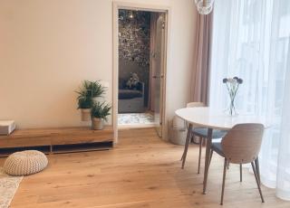 Premium 2 bedroom central home with ground floor terrace and a personal little cinema - 7