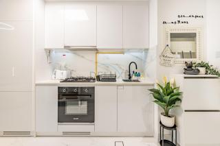 Just Steps Away from Circle Mall, Right Beside a Park, Near Restaurants, Conveniently Close to a Bus Stop, Lumina Vista Residences, Jumeirah Village Circle by Deluxe Holiday Homes - 3