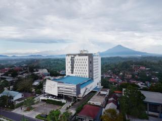 Luwansa Hotel and Convention Center Manado - 8