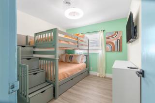 7 beds Walk 2 BEACH Great 4 Families & Groups #1 - 4