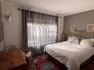 Modern Retreat at Hout Bay Beach - 3