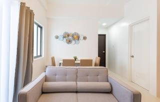 Chic Haven & Classy 2 Bedroom with Balcony - 7