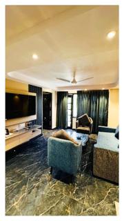 Hotel Dream With Swimming Pool Facility In Lataguri - Lataguri - 1