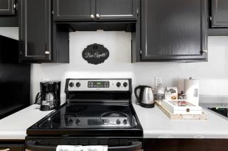 Gaslamp 2BdRm1BA - w Parking & 4 Beds #304 - 9