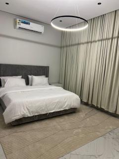 Luxury 2BR Apartment -Prime Area - 2