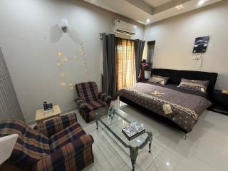 Premium Villa Feel Comfort & Class in Lahore - Lahore - 5