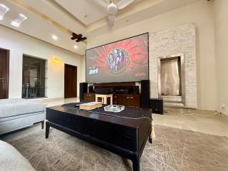 Premium Villa Feel Comfort & Class in Lahore - Lahore - 9